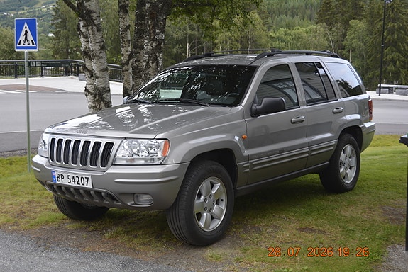 Jeep Grand Cherokee 25 of 30