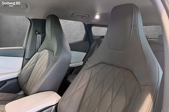 Ford Explorer 24 of 30