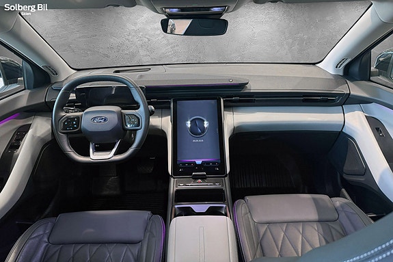 Ford Explorer 21 of 30
