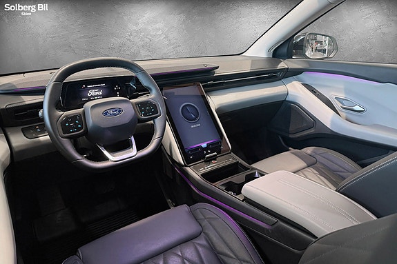Ford Explorer 25 of 30