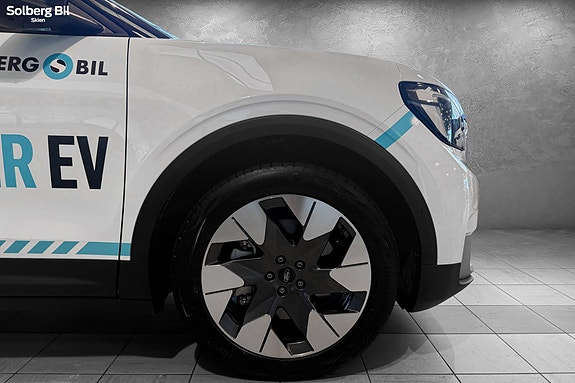 Ford Explorer 18 of 30