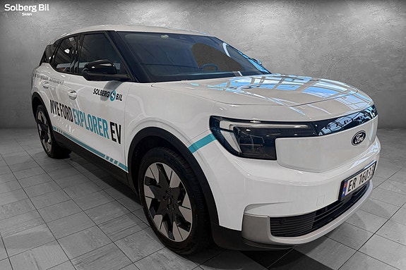 Ford Explorer 3 of 30