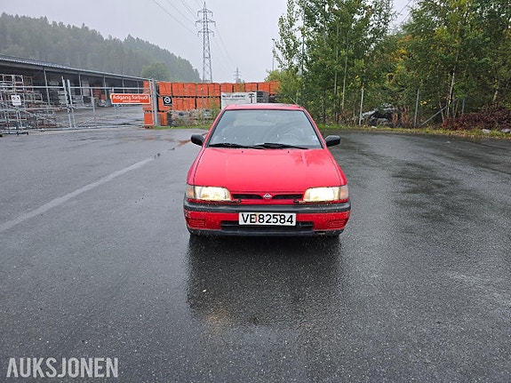 Nissan Sunny 4 of 30