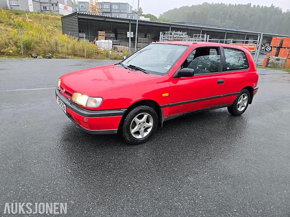Nissan Sunny 2 of 30