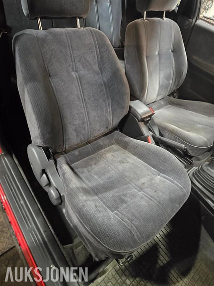 Nissan Sunny 26 of 30
