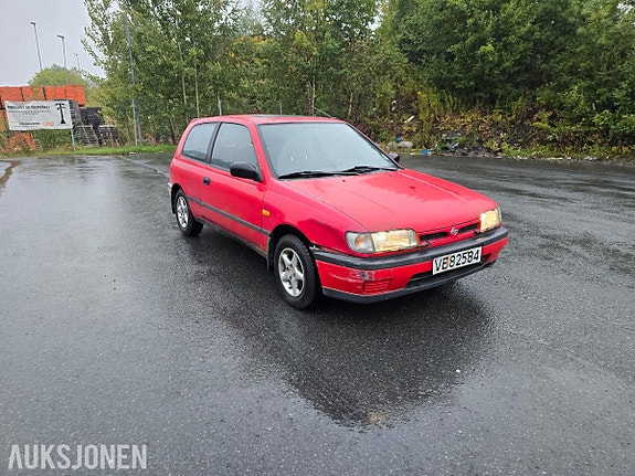 Nissan Sunny 3 of 30