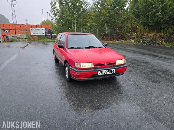 Nissan Sunny 5 of 30