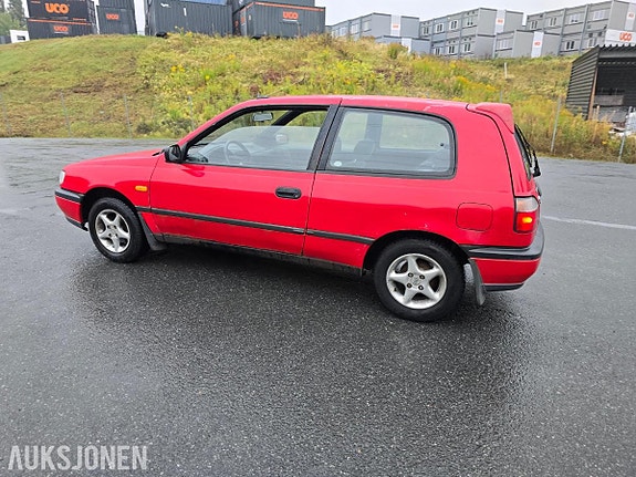 Nissan Sunny 10 of 30