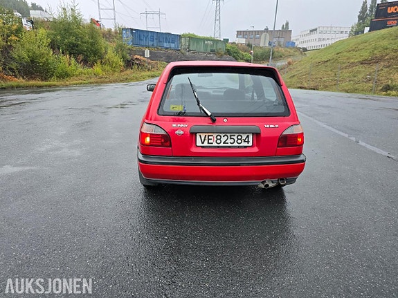 Nissan Sunny 13 of 30