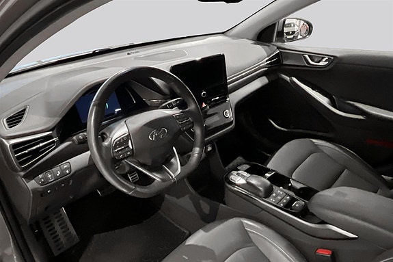 Hyundai IONIQ 10 of 30