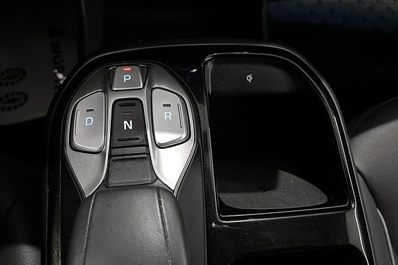 Hyundai IONIQ 21 of 30