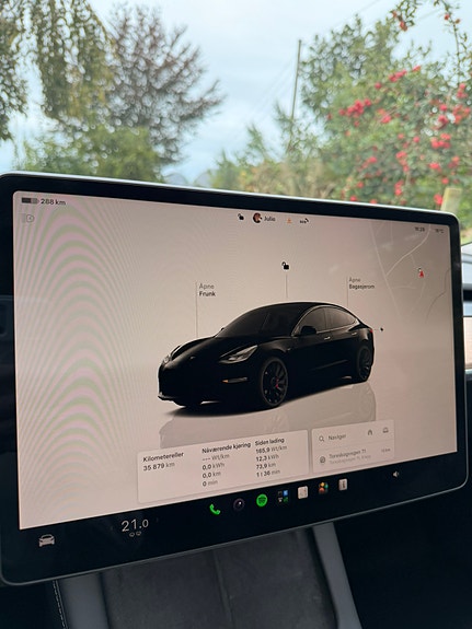 Tesla Model 3 15 of 17