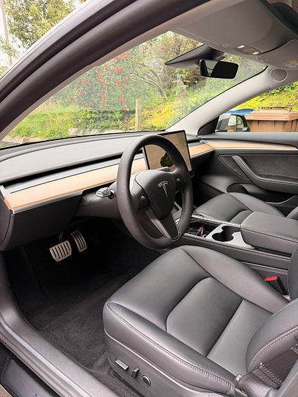 Tesla Model 3 10 of 17