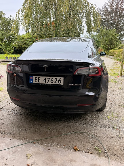 Tesla Model 3 3 of 17