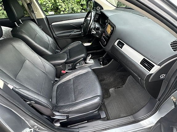 Mitsubishi Outlander 10 of 30