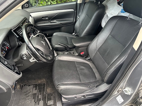 Mitsubishi Outlander 9 of 30