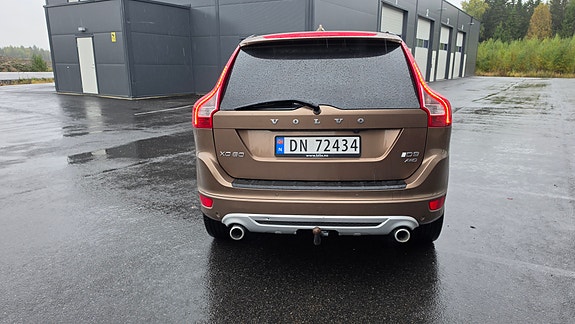 Volvo XC60 8 of 22