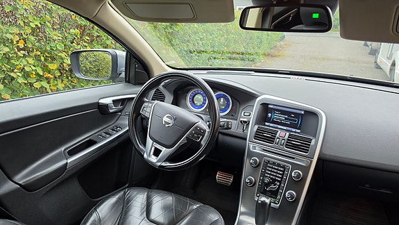 Volvo XC60 14 of 22