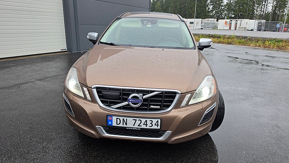 Volvo XC60 3 of 22