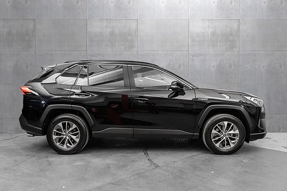 Toyota RAV4 5 of 24