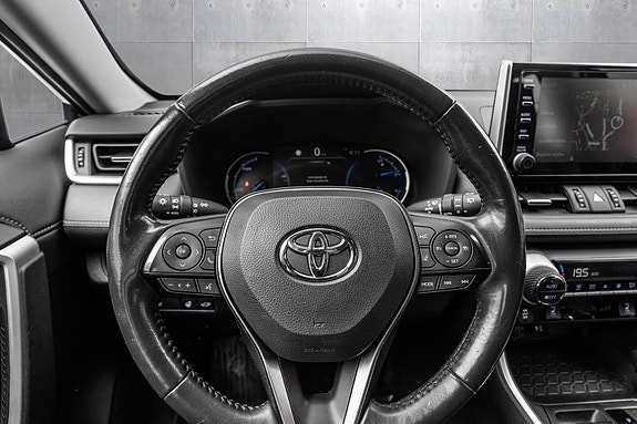 Toyota RAV4 14 of 24