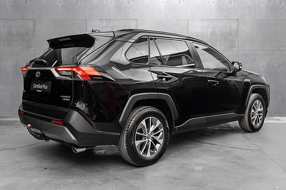 Toyota RAV4 4 of 24
