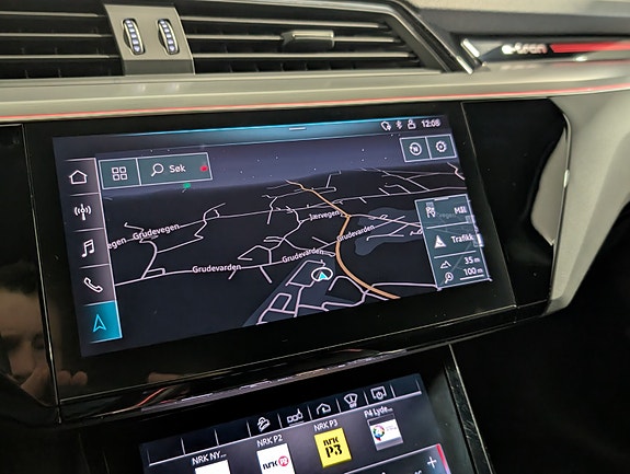 Audi e-tron 18 of 27
