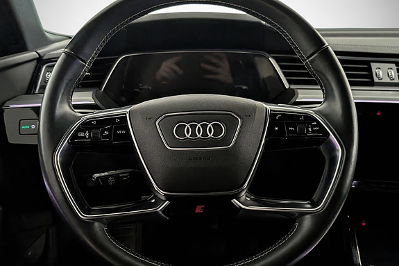 Audi e-tron 14 of 27