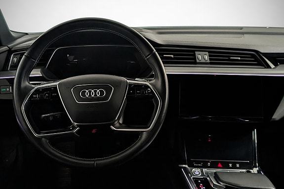 Audi e-tron 13 of 27