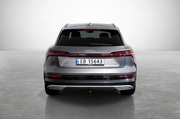 Audi e-tron 8 of 27