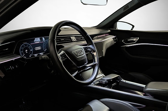Audi e-tron 12 of 27