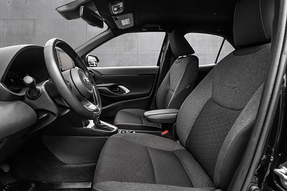 Toyota Yaris Cross 10 of 24
