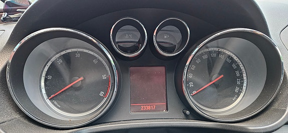 Opel Insignia 8 of 9