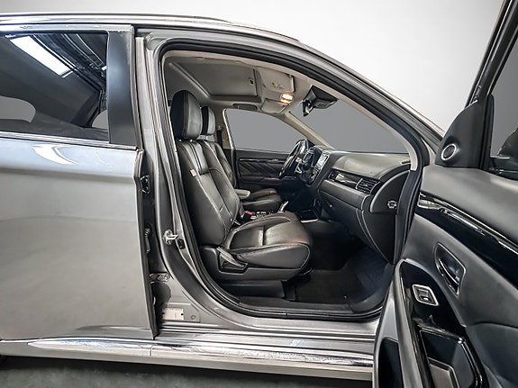 Mitsubishi Outlander 25 of 30