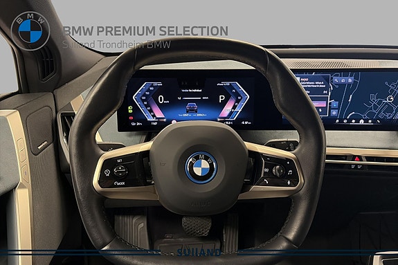 BMW iX 11 of 27