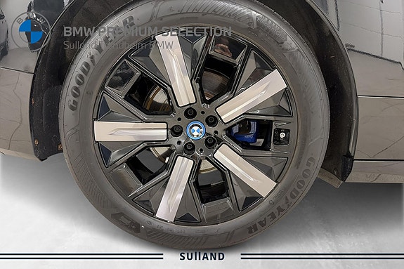 BMW iX 25 of 27