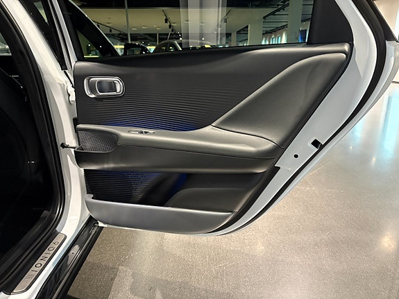 Hyundai Ioniq 6 14 of 30