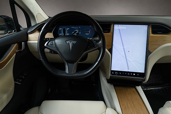 Tesla Model X 19 of 30