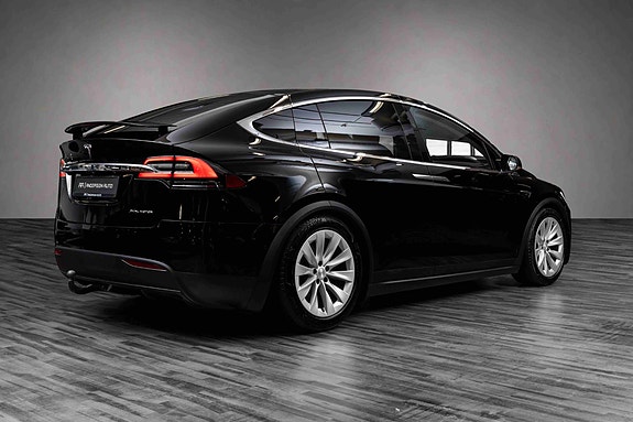 Tesla Model X 6 of 30