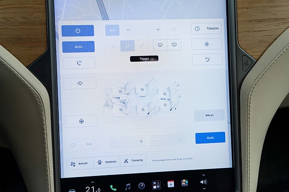 Tesla Model X 28 of 30