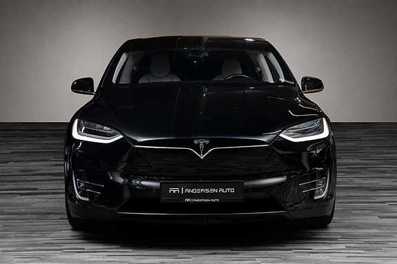 Tesla Model X 9 of 30