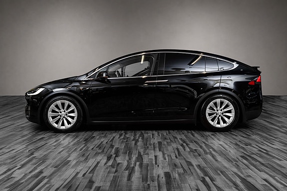 Tesla Model X 3 of 30