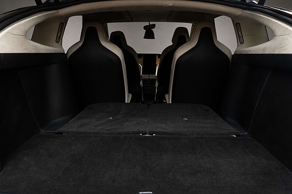 Tesla Model X 11 of 30