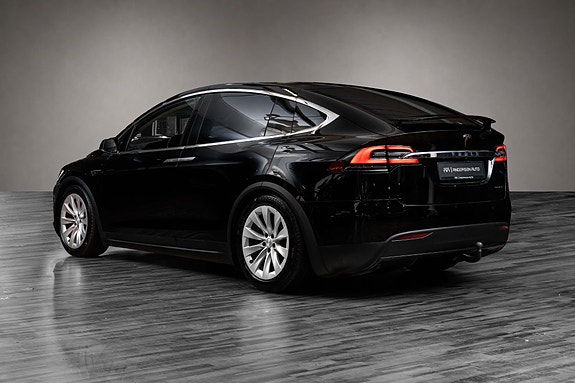 Tesla Model X 4 of 30