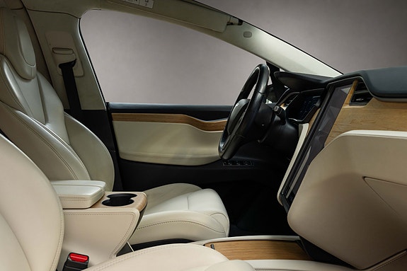 Tesla Model X 14 of 30