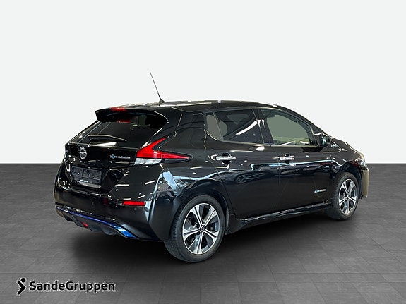 Nissan Leaf 5 of 16