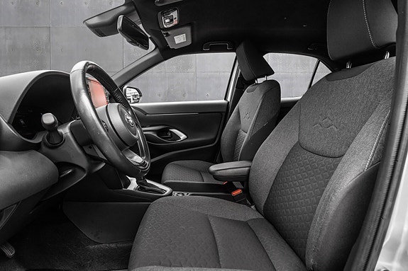 Toyota Yaris Cross 10 of 24