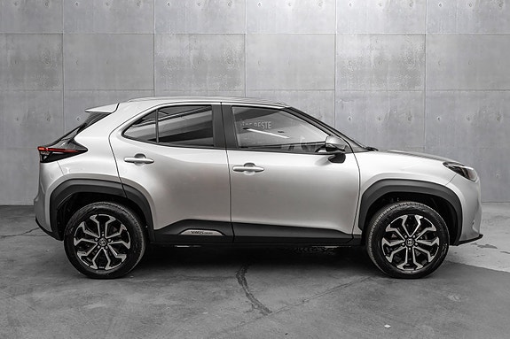 Toyota Yaris Cross 6 of 24