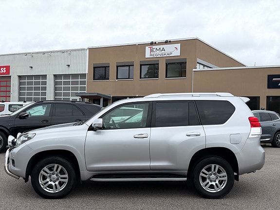 Toyota Land Cruiser 3 of 17