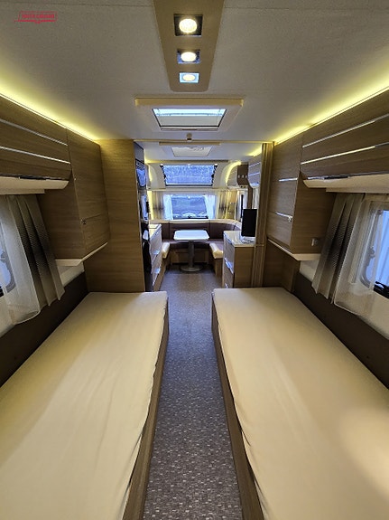 Adria Adora 572 UT - Skadevogn med mye utstyr 13 of 14